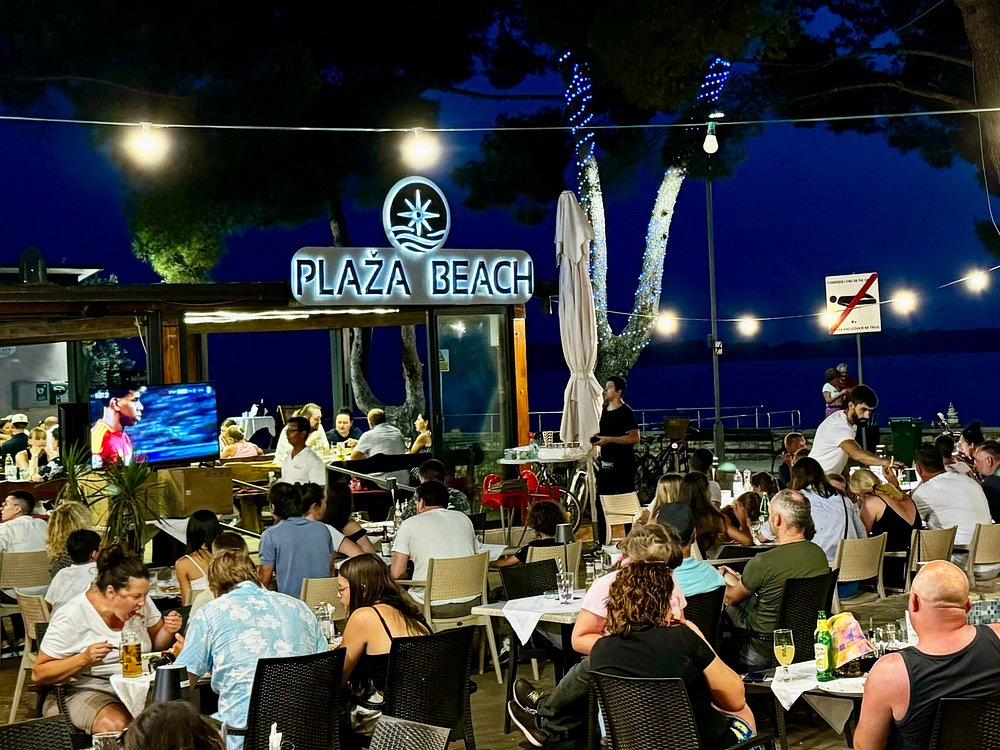 Plaža beach restaurant Fažana